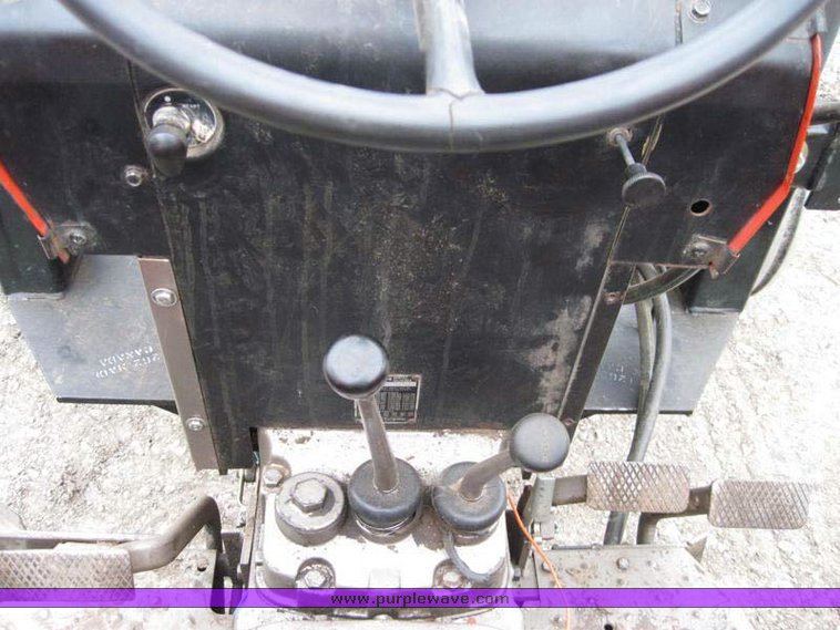 image for item 1500 Massey-Ferguson 285 tractor