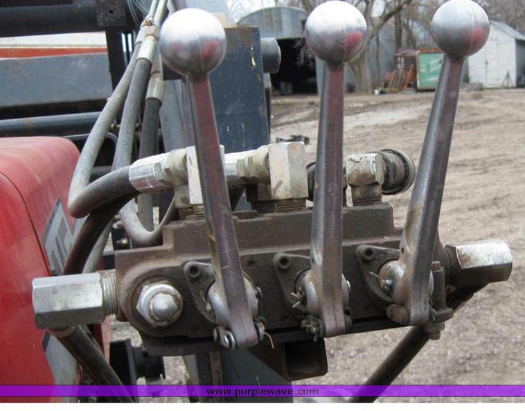 image for item 1500 Massey-Ferguson 285 tractor