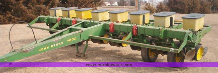 image for item 1760 John Deere 7000 8R30 pull type planter