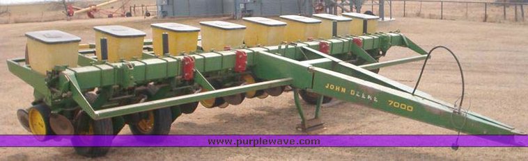 image for item 1760 John Deere 7000 8R30 pull type planter