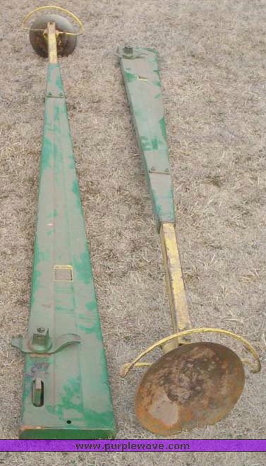 image for item 1760 John Deere 7000 8R30 pull type planter