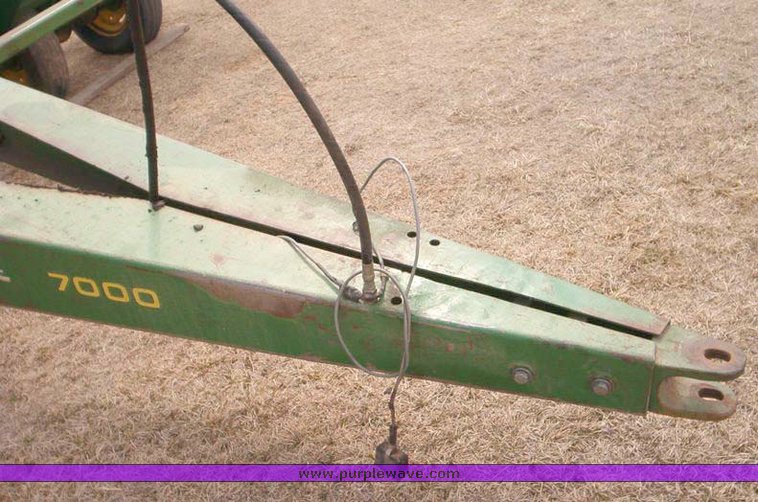 image for item 1760 John Deere 7000 8R30 pull type planter