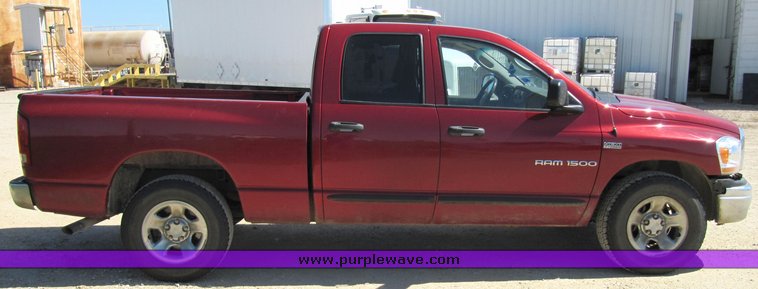 image for item 1901 2006 Dodge 1500 quad cab SLT pickup