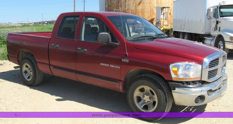 image for item 1901 2006 Dodge 1500 quad cab SLT pickup
