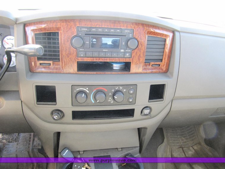 image for item 1901 2006 Dodge 1500 quad cab SLT pickup