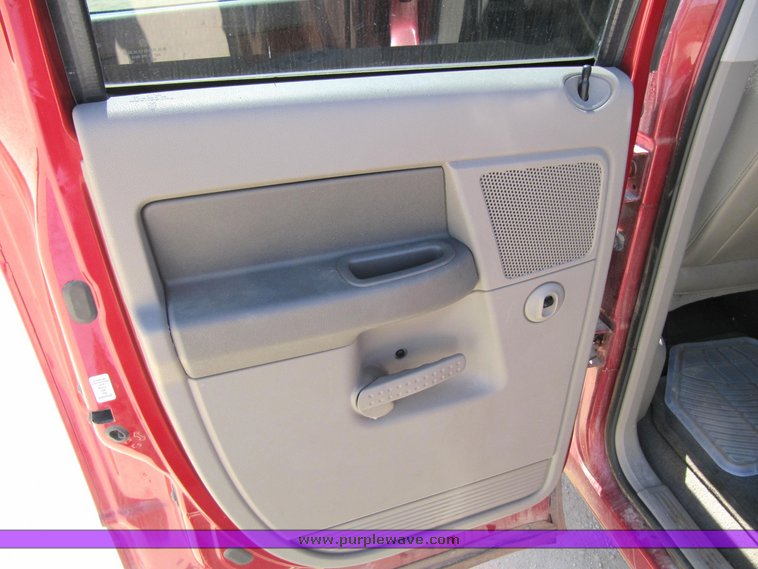 image for item 1901 2006 Dodge 1500 quad cab SLT pickup