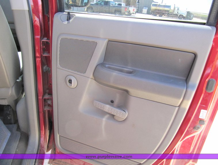 image for item 1901 2006 Dodge 1500 quad cab SLT pickup