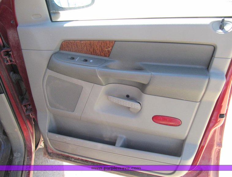 image for item 1901 2006 Dodge 1500 quad cab SLT pickup