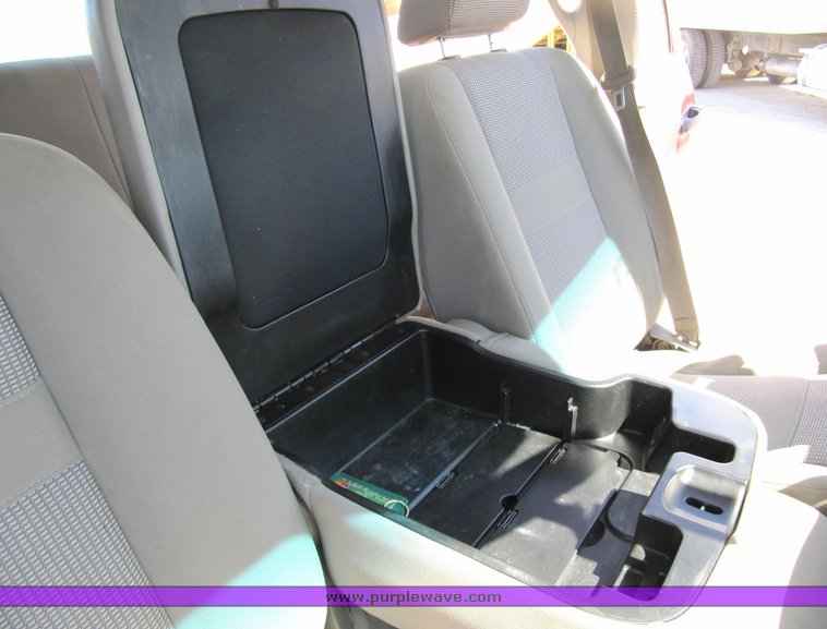 image for item 1901 2006 Dodge 1500 quad cab SLT pickup