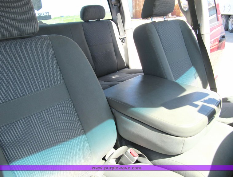 image for item 1901 2006 Dodge 1500 quad cab SLT pickup