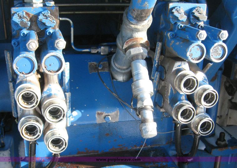 image for item 2000 1993 Ford 8830 MFWD tractor