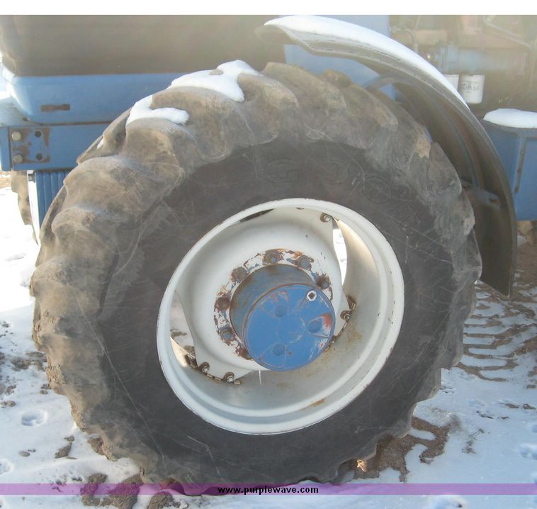 image for item 2000 1993 Ford 8830 MFWD tractor