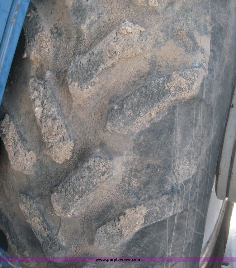 image for item 2000 1993 Ford 8830 MFWD tractor