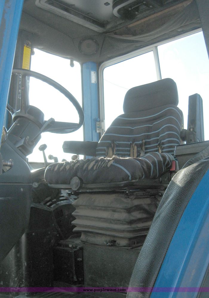 image for item 2000 1993 Ford 8830 MFWD tractor