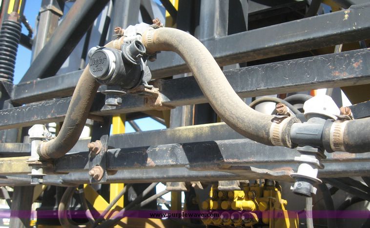 image for item 2005 1993 Ag-Chem RoGator 664 self propelled sprayer