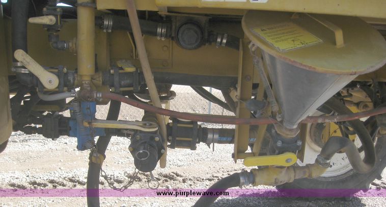 image for item 2005 1993 Ag-Chem RoGator 664 self propelled sprayer