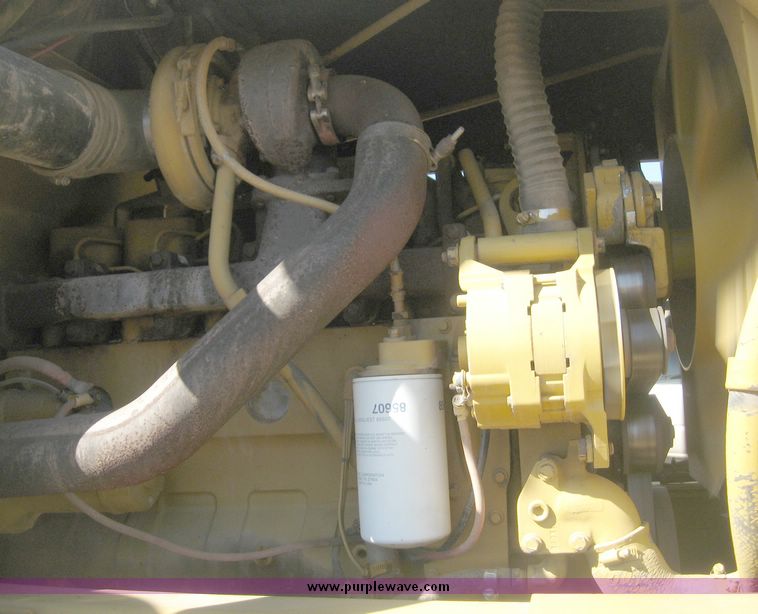 image for item 2005 1993 Ag-Chem RoGator 664 self propelled sprayer