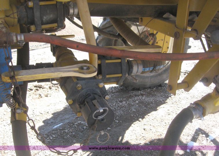 image for item 2005 1993 Ag-Chem RoGator 664 self propelled sprayer