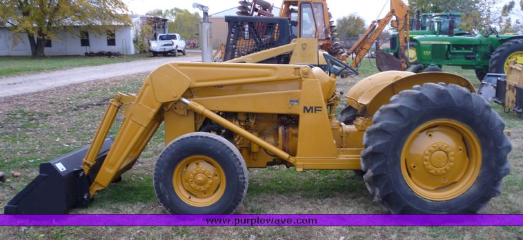image for item 2098 Massey-Ferguson MF40 tractor with loader