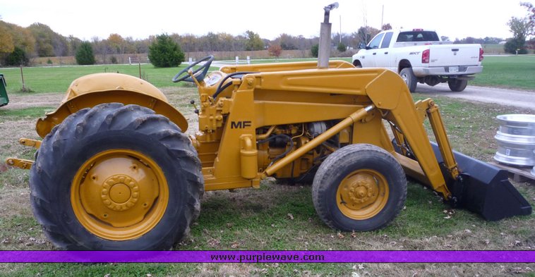 image for item 2098 Massey-Ferguson MF40 tractor with loader