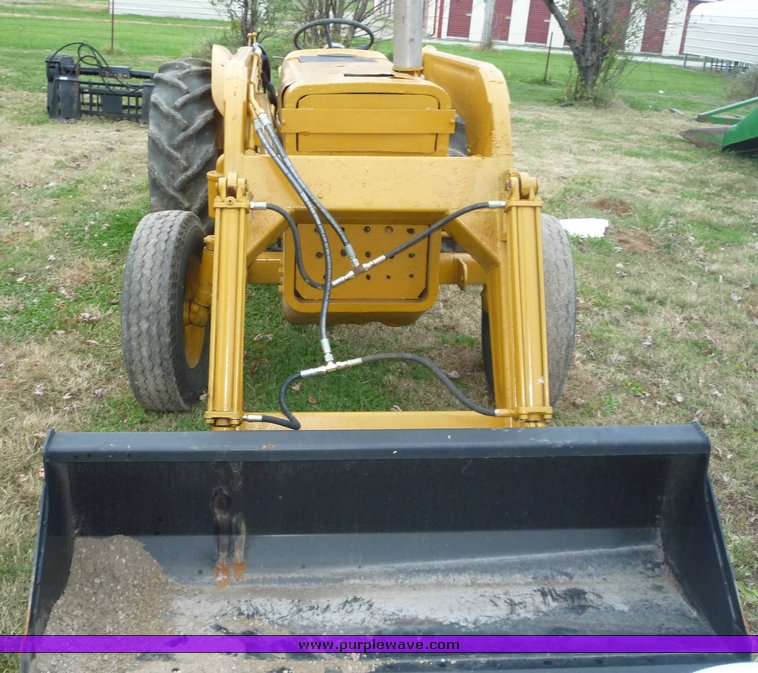 image for item 2098 Massey-Ferguson MF40 tractor with loader