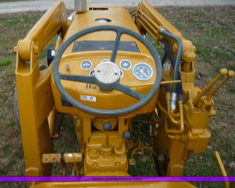 image for item 2098 Massey-Ferguson MF40 tractor with loader