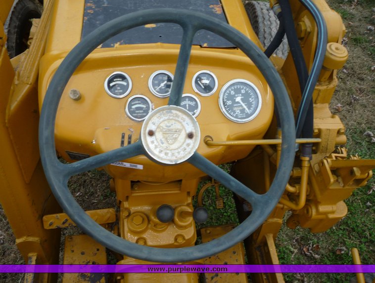 image for item 2098 Massey-Ferguson MF40 tractor with loader