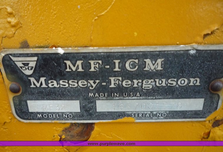 image for item 2098 Massey-Ferguson MF40 tractor with loader