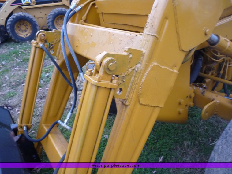 image for item 2098 Massey-Ferguson MF40 tractor with loader