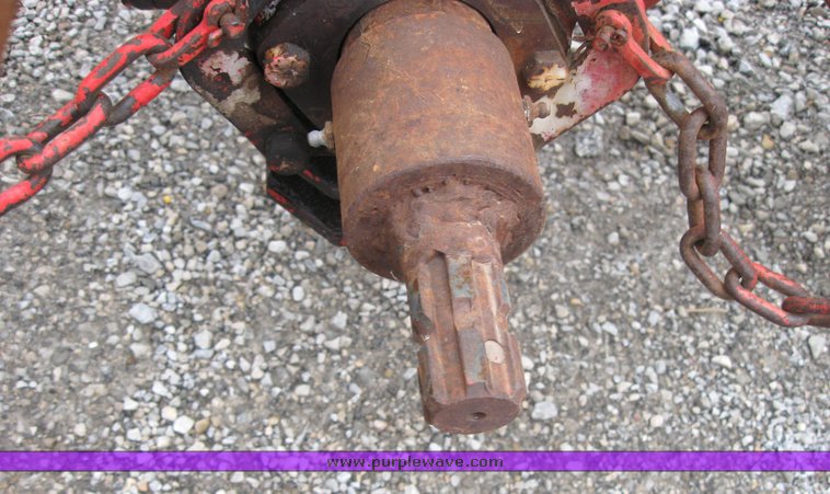 image for item 2107 Ford 800 tractor