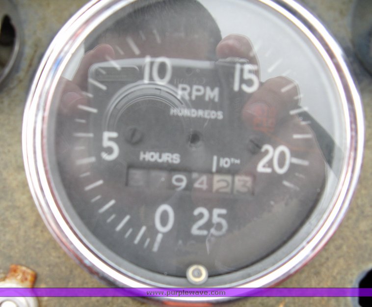 image for item 3000 Allis-Chalmers 180 tractor with Koyker K5 loader