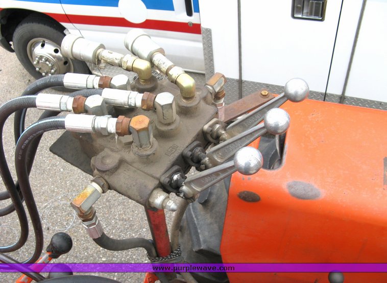 image for item 3000 Allis-Chalmers 180 tractor with Koyker K5 loader