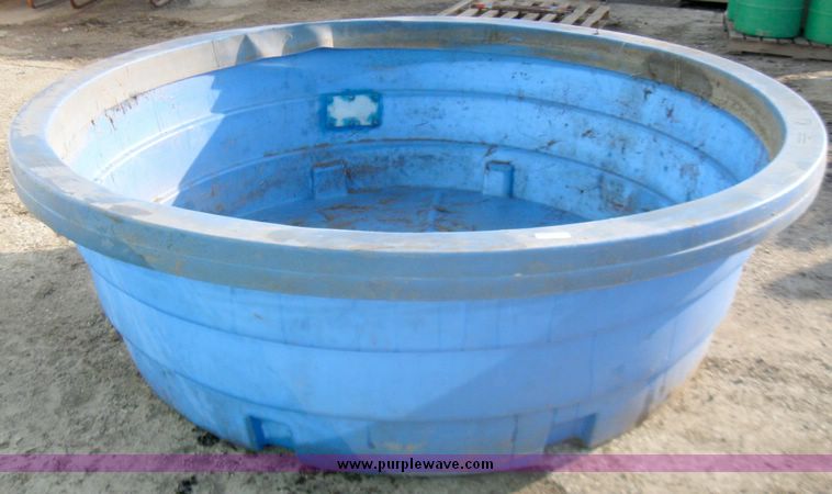 image for item 3090 8' Applegate poly stock tank