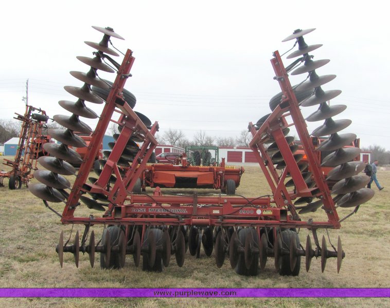 image for item 3216 Case 3900 32' disc