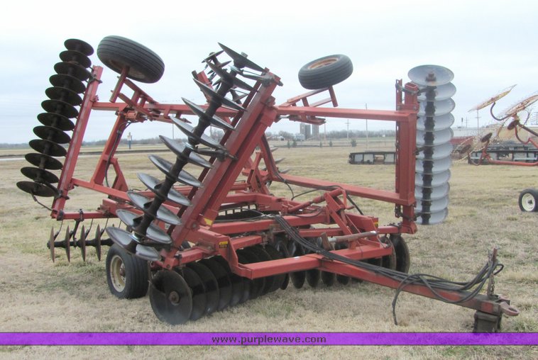 image for item 3216 Case 3900 32' disc