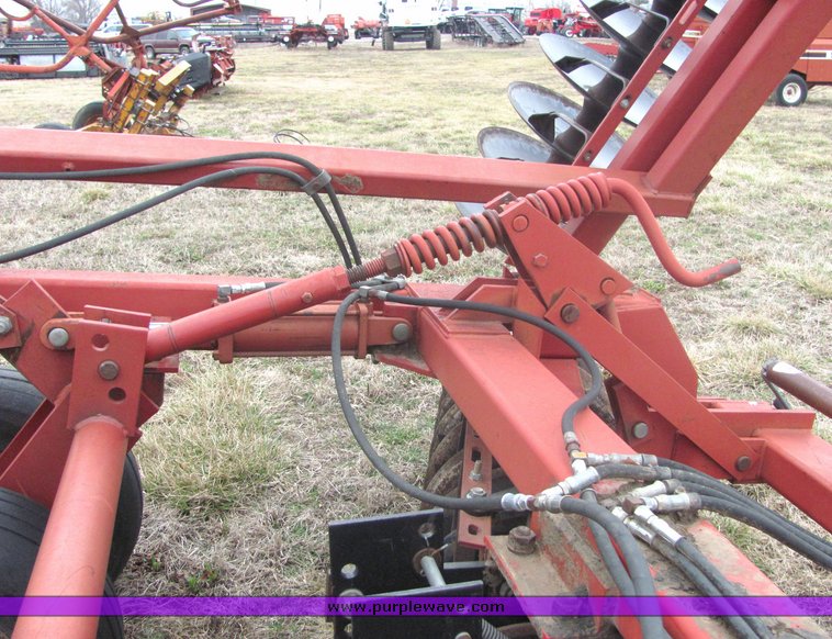 image for item 3216 Case 3900 32' disc