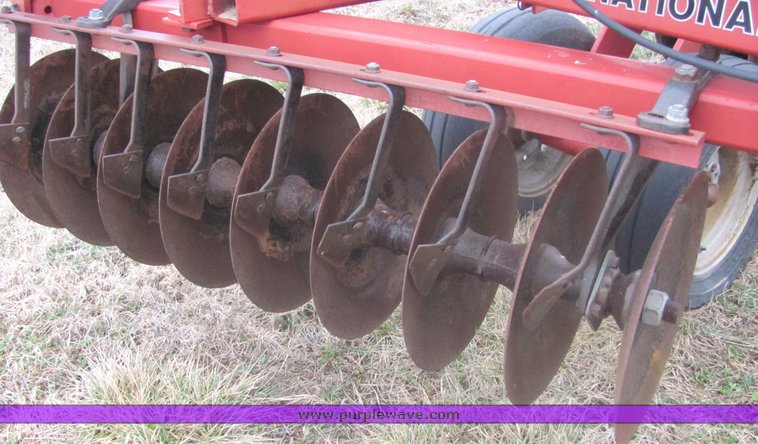 image for item 3216 Case 3900 32' disc