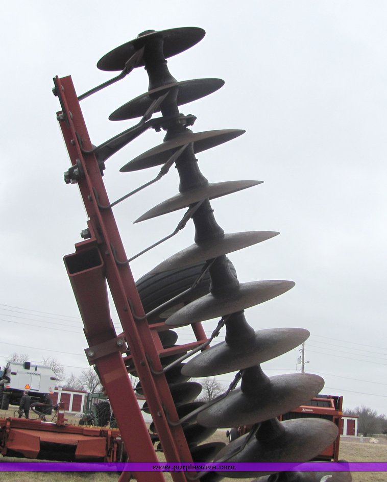 image for item 3216 Case 3900 32' disc