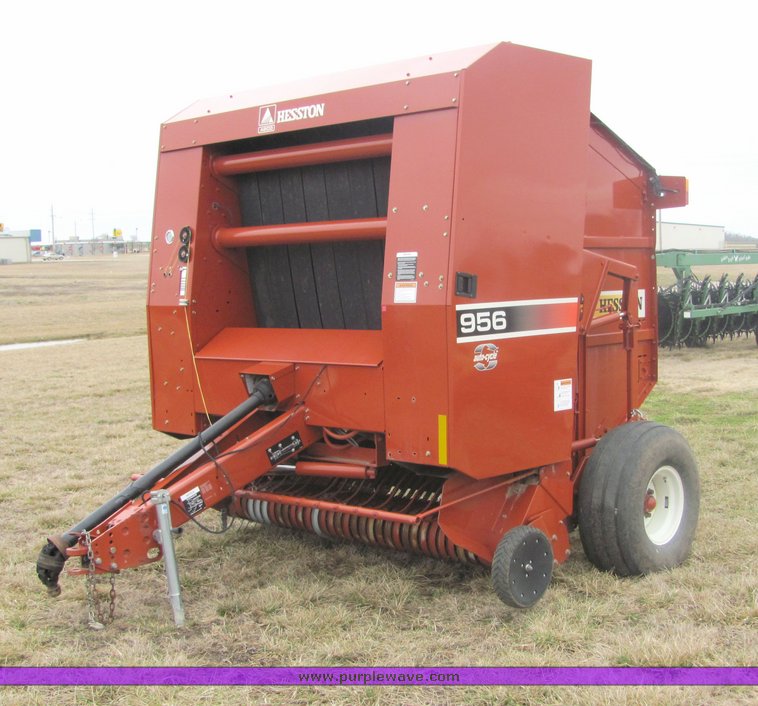 image for item 3218 2003 Hesston 956A round baler