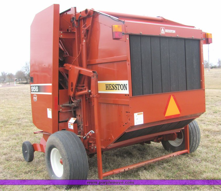 image for item 3218 2003 Hesston 956A round baler