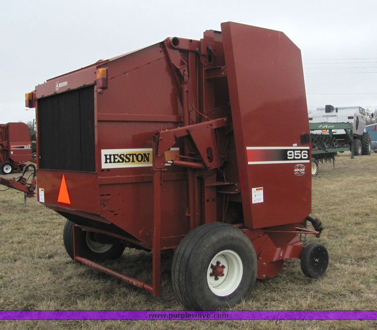 image for item 3218 2003 Hesston 956A round baler