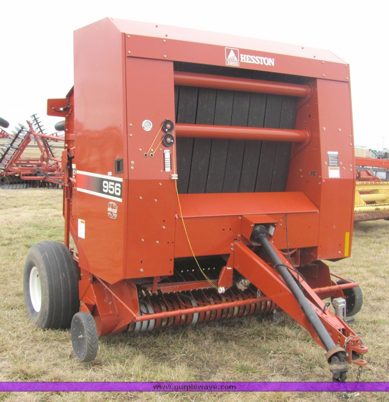 image for item 3218 2003 Hesston 956A round baler