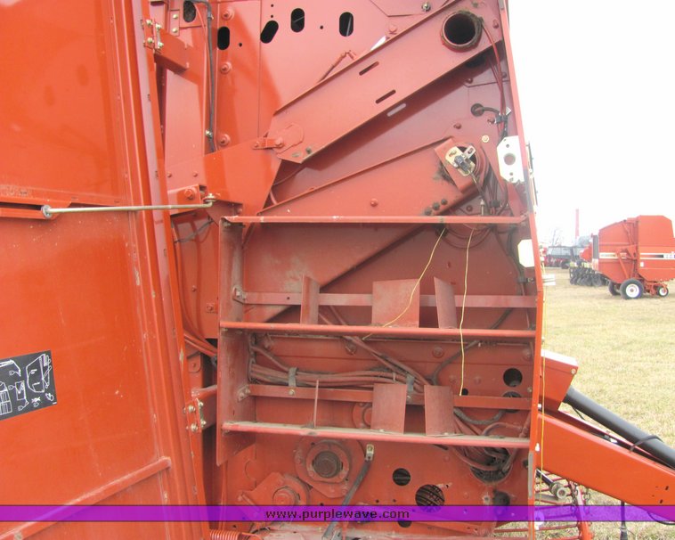 image for item 3218 2003 Hesston 956A round baler