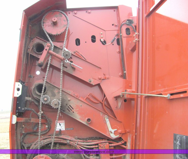 image for item 3218 2003 Hesston 956A round baler