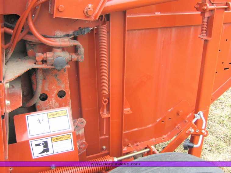 image for item 3218 2003 Hesston 956A round baler