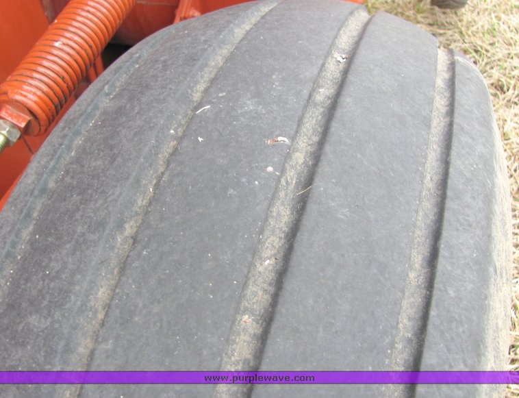 image for item 3218 2003 Hesston 956A round baler