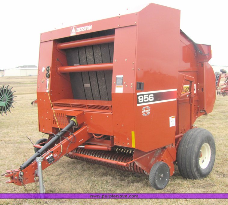 image for item 3229 2005 Hesston 956A round baler