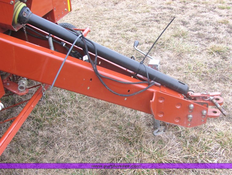 image for item 3229 2005 Hesston 956A round baler