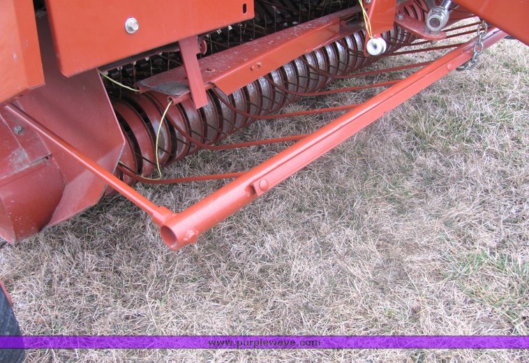 image for item 3229 2005 Hesston 956A round baler