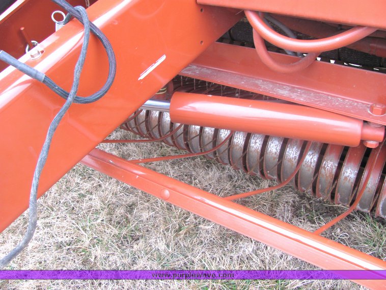 image for item 3229 2005 Hesston 956A round baler